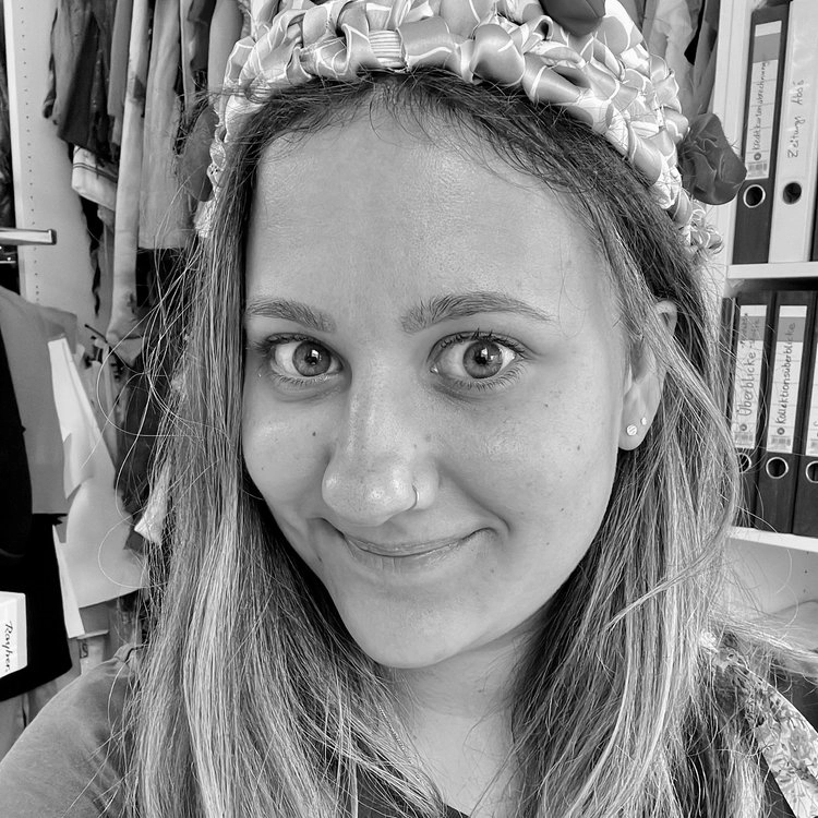 22EFD4B0-6B12-41E7-B3EE-F81AB4FF5AD2